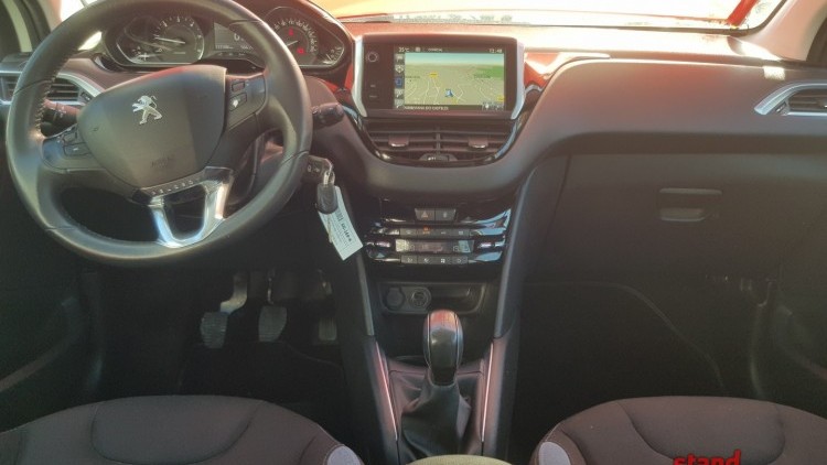 Peugeot 208 1.6 HDI EXCLUSIVE
