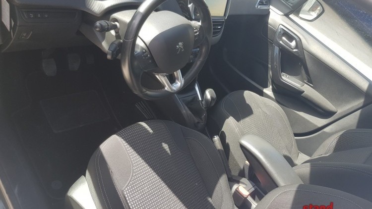 Peugeot 208 1.6 HDI EXCLUSIVE