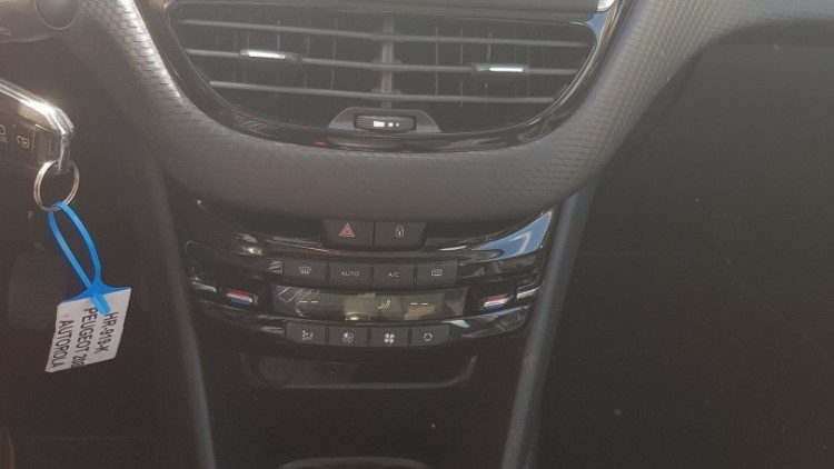 Peugeot 208 1.6 HDI EXCLUSIVE