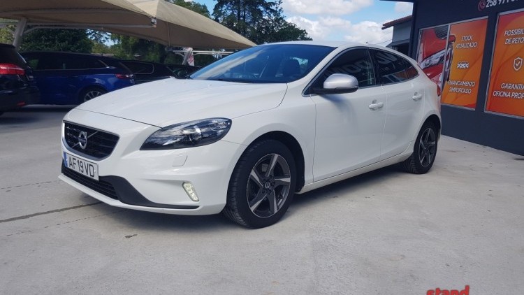 Volvo V40 2.0 R Design