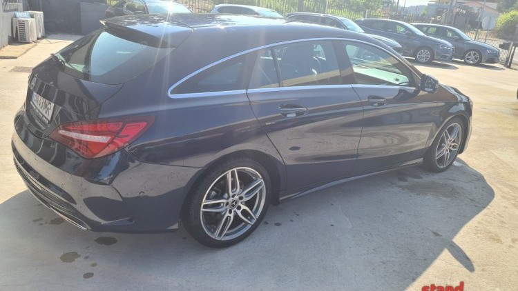 Mercedes-Benz Classe CLA 180 Aut. AMG Solution