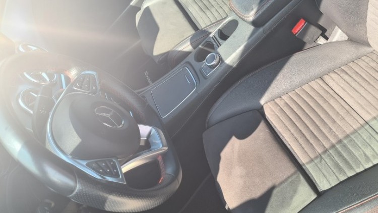 Mercedes-Benz Classe CLA 180 Aut. AMG Solution