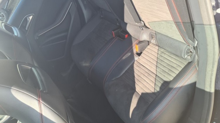 Mercedes-Benz Classe CLA 180 Aut. AMG Solution
