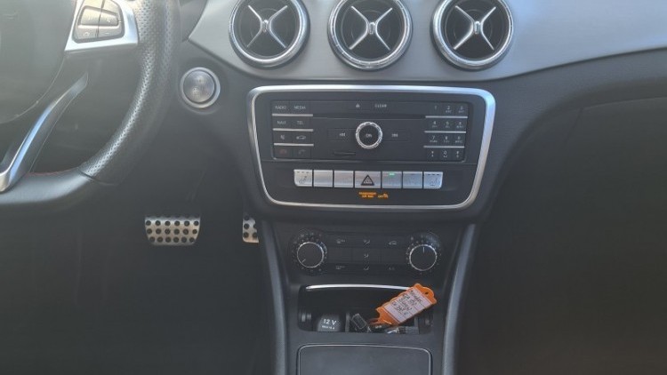 Mercedes-Benz Classe CLA 180 Aut. AMG Solution