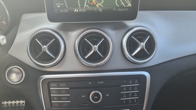 Mercedes-Benz Classe CLA 180 Aut. AMG Solution