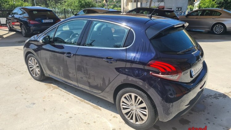 Peugeot 208 1.6 HDI ALLURE