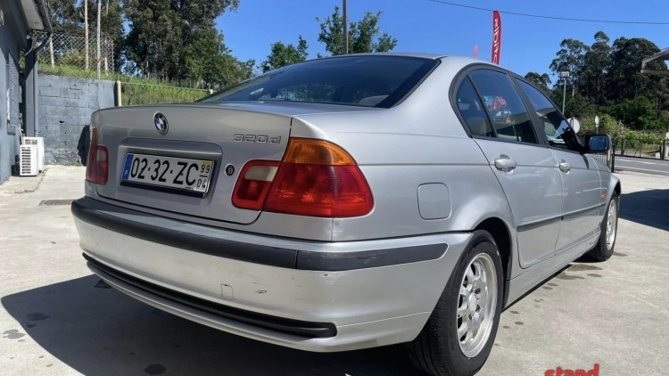BMW S&eacute;rie 3 - 320