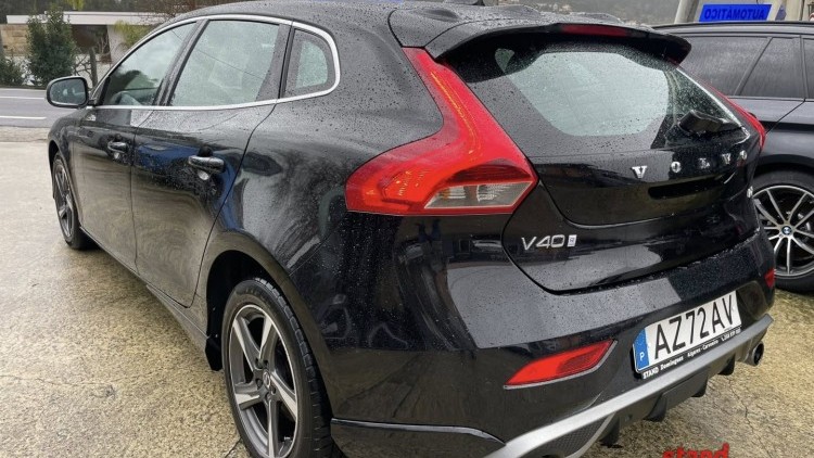 Volvo V40 2.0 R Design