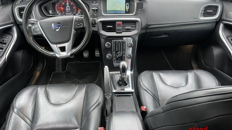 Volvo V40 2.0 R Design