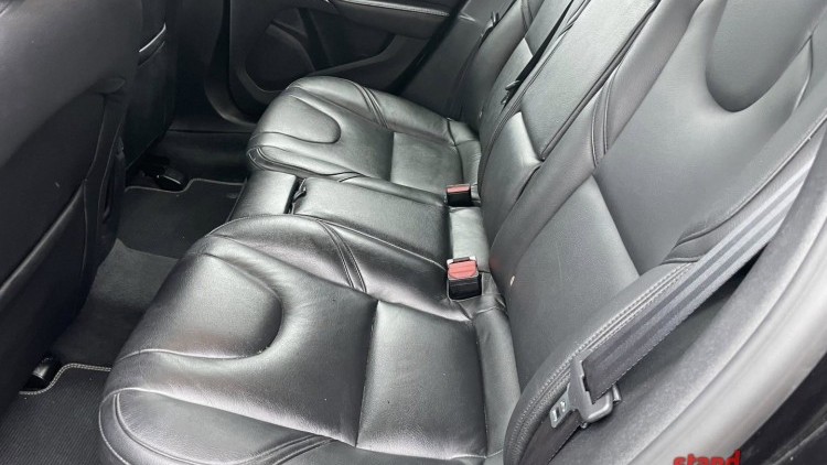 Volvo V40 2.0 R Design