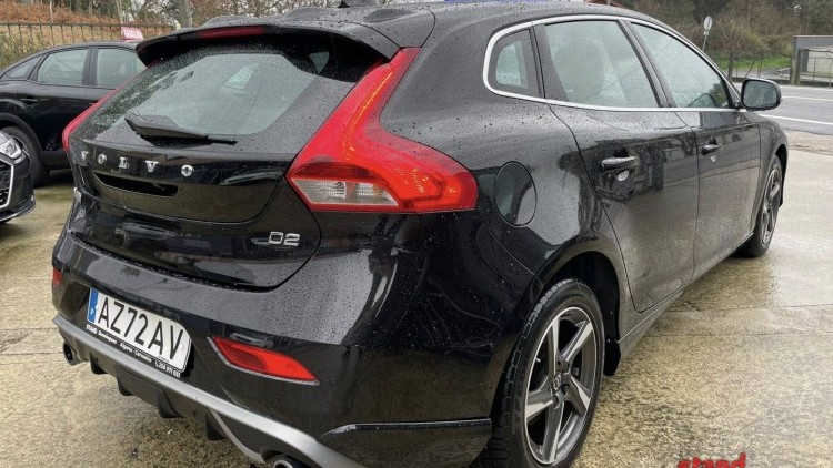 Volvo V40 2.0 R Design