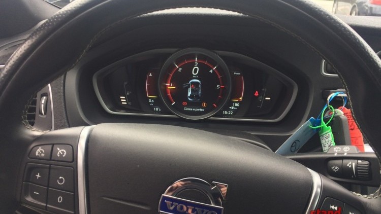 Volvo V40 2.0 R Design