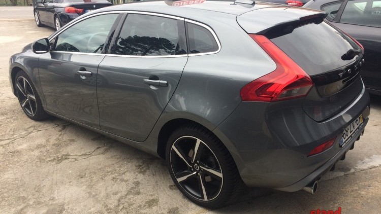 Volvo V40 2.0 R Design