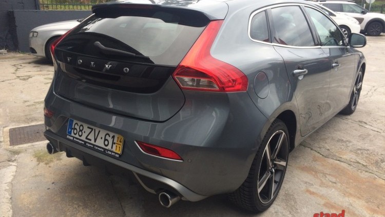 Volvo V40 2.0 R Design