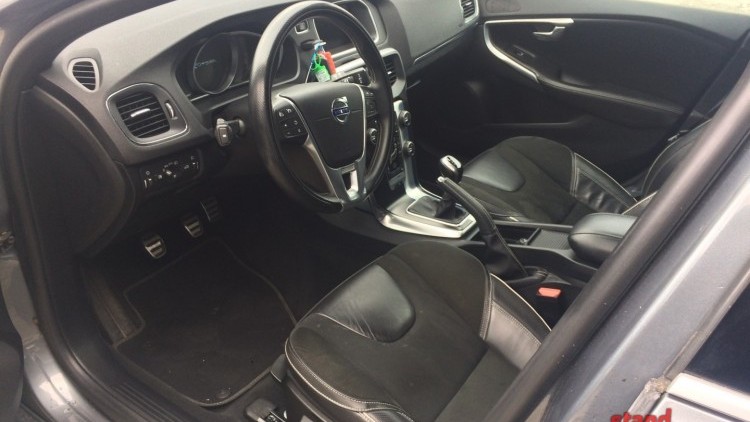 Volvo V40 2.0 R Design
