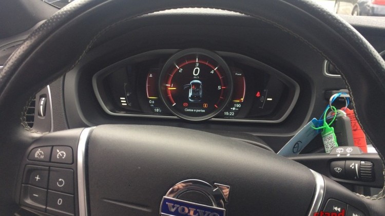 Volvo V40 2.0 R Design