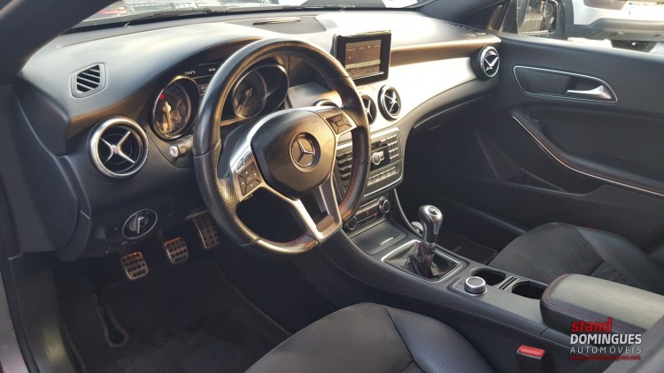 Mercedes-Benz Classe CLA 180 AMG